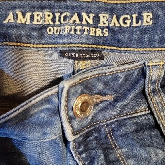 American Eagle Women's 6R Distressed Super High Rise Jegging (28x27.5") - Picture 5 of 10